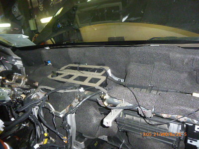 шумоизоляция торпедо Kia Sorento.JPG
